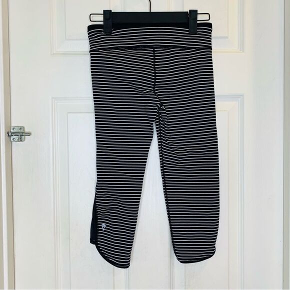 Ivivva Black and White Stripe Mesh Leggings Size 10 - Picture 2 of 11